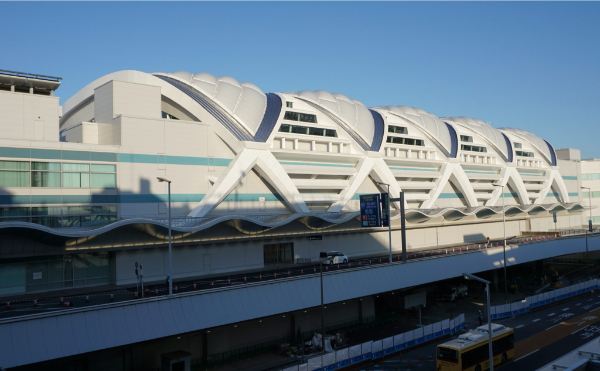 東京国際空港(羽田)第2ターミナル国際線のETFE膜天井の事例